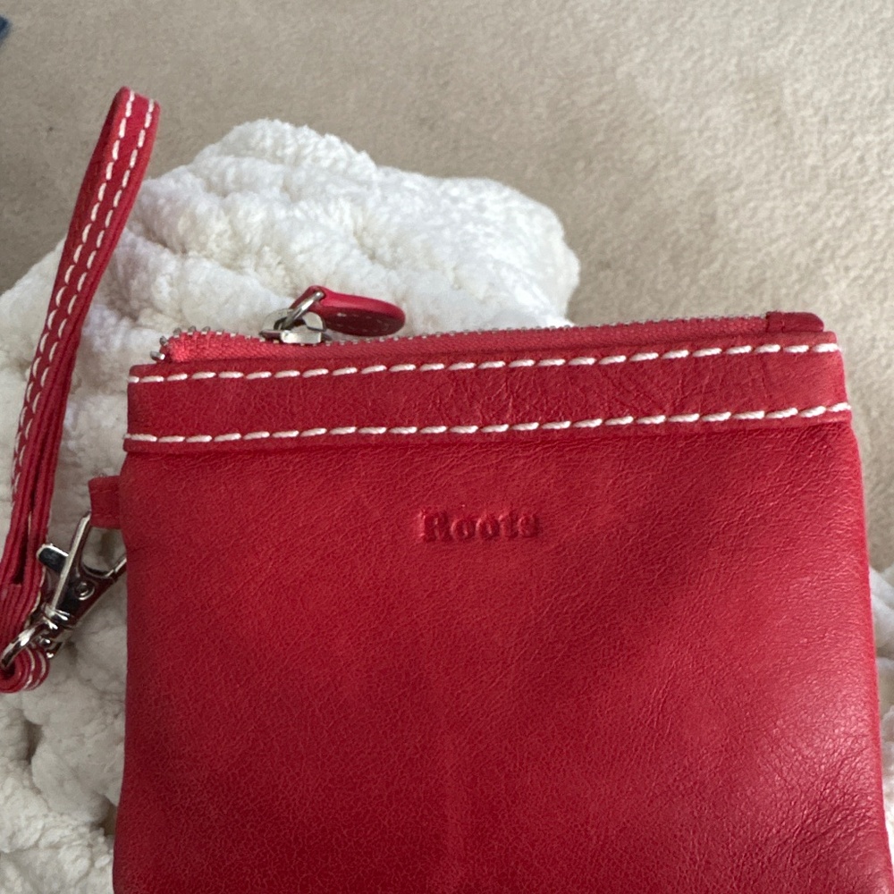 Roots wristlet